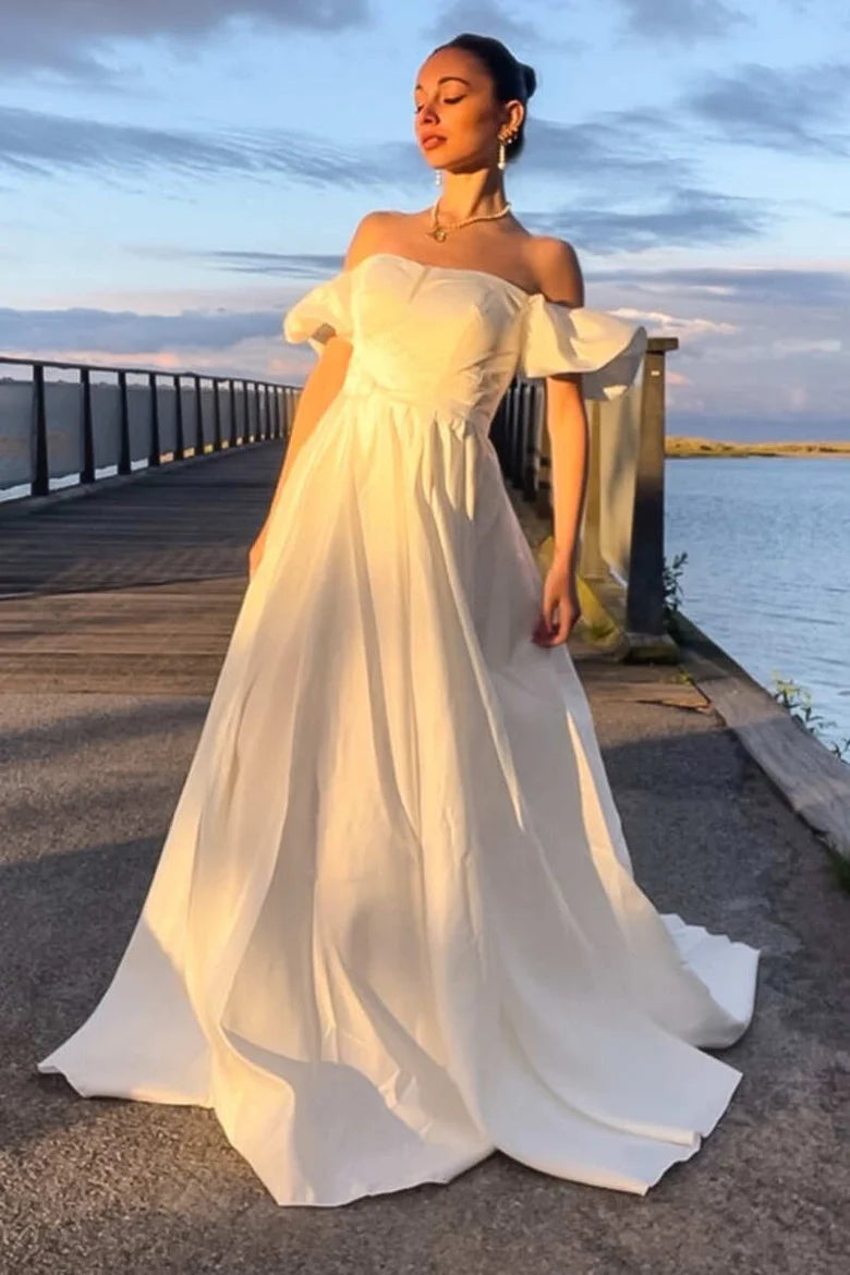 Robe de mariée longue trapèze à épaules dénudées et manches à volants